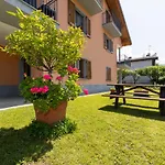 With Garden And Parking Apartmán Bellagio