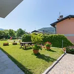 With Garden And Parking Apartmán