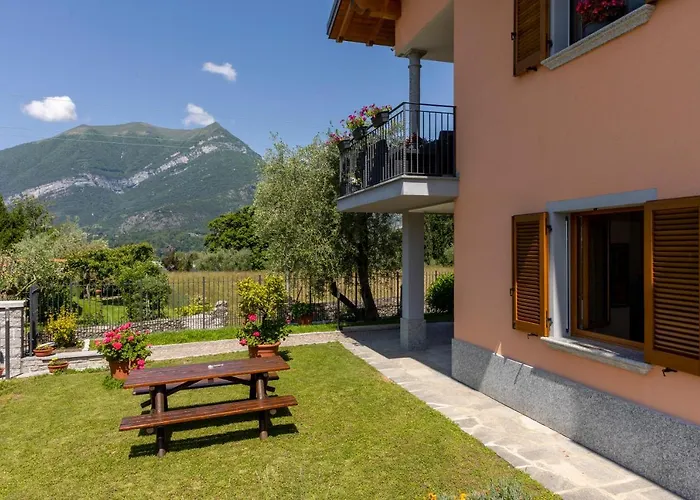 Apartment With Garden And Parking *