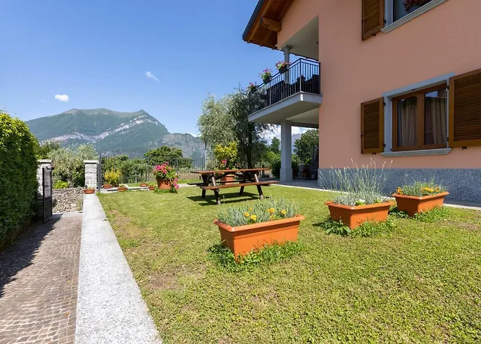 With Garden And Parking Apartment *