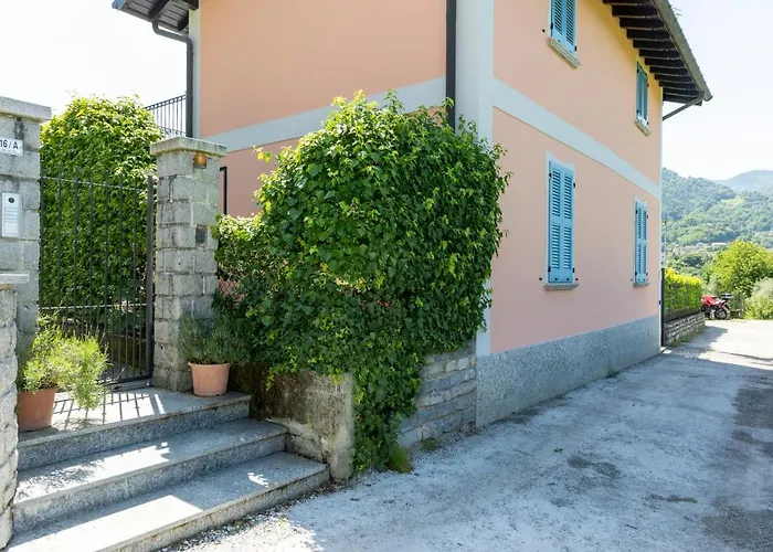 With Garden And Parking Apartment