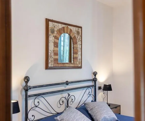 With Garden And Parking Apartment *