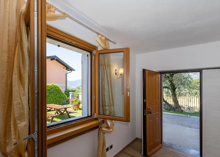 דירה With Garden And Parking *