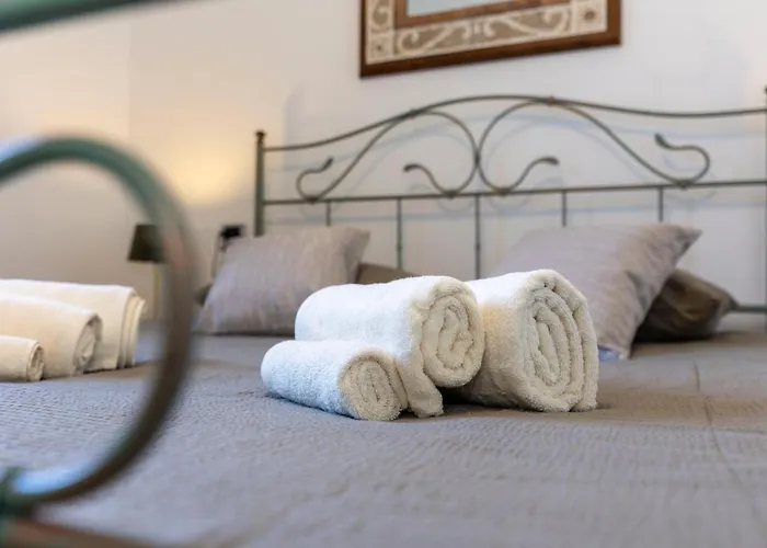 With Garden And Parking * בלאג'יו