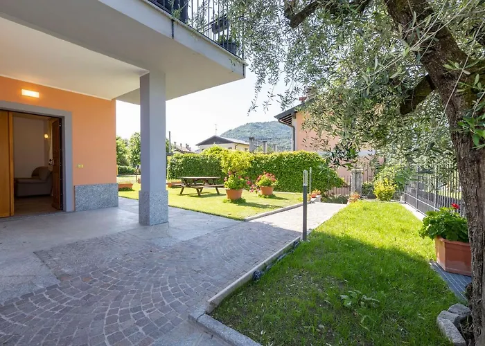 דירה With Garden And Parking *