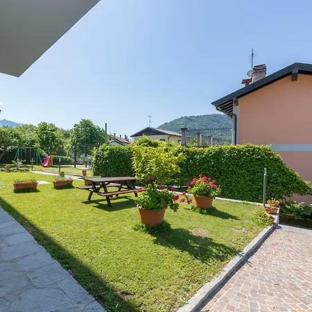 With Garden And Parking Appartement