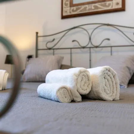 With Garden And Parking * Bellagio